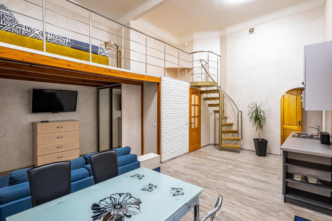 Apartment On Kovzhuna Street Leópolis Exterior foto