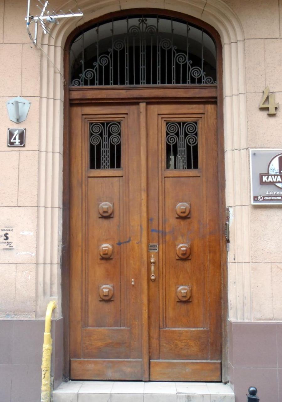 Apartment On Kovzhuna Street Leópolis Exterior foto